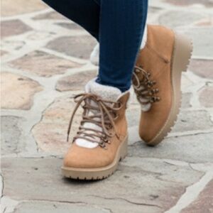 Cliffs by white Mountain, Warm Tan Suede Winter Boots